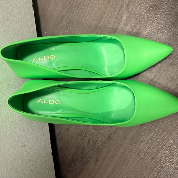 Aldo Women's Green heels - Picture 1 of 5